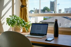 Gesundheit im Homeoffice – so bleiben Körper und Kopf zuhause fit