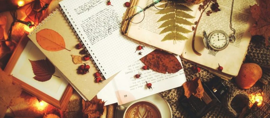 Kuschelige Wohnideen für lange Herbstabende – so wird es gemütlich